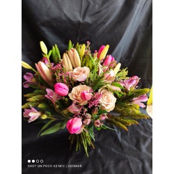 🌹​💟ramo de rosas y tulipanes, perfecto para regalar, envíos a toda españa desde la aljorra.