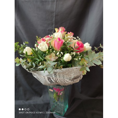 💐​🌹​ramo de rosas y tulipanes