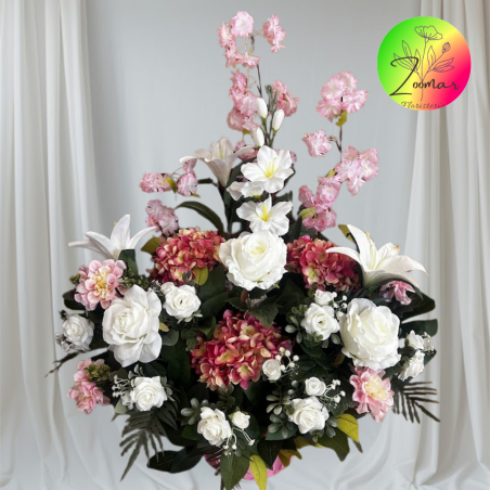 1.	Centro funerario de flor artificial con rosas blancas y hortensia rosa para cementerio