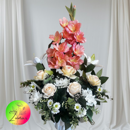 2.	Arreglo floral artificial con lirios blancos y claveles blancos, especial para homenaje en cementerio